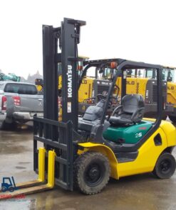 xe nang dau komatsu 2.5 tan fd25t-17