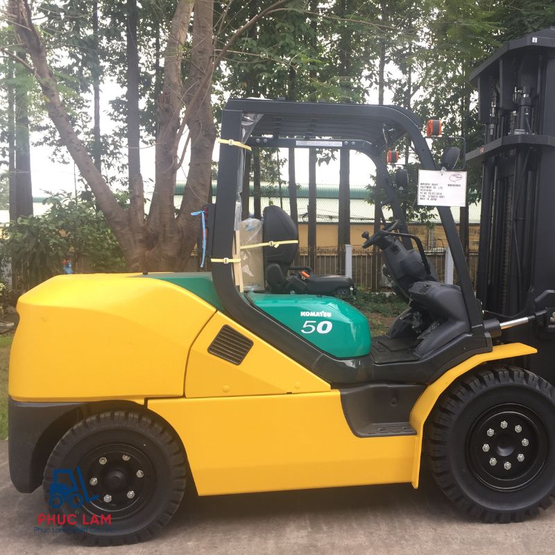 xe nang dau komatsu 10-16 tan