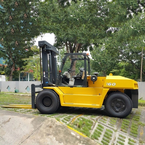 xe nang dau komatsu 10-16 tấn xe nang dau komatsu 10-16 tấn
