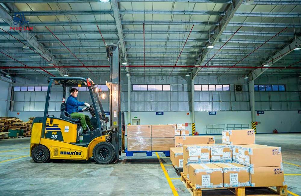 Tầm quan trọng của xe nâng hàng trong hoạt động sản xuất của doanh nghiệp