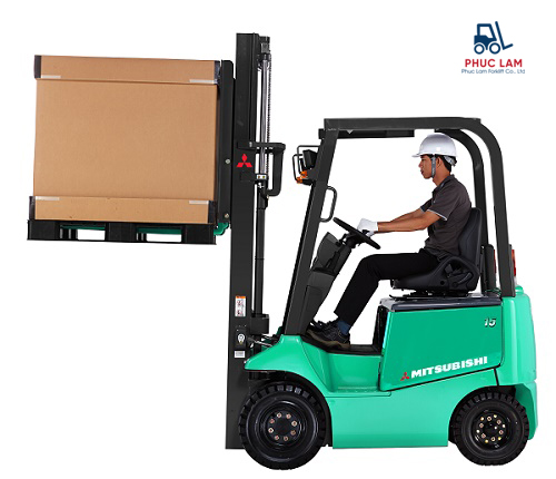 Các bước lái xe nâng hàng 2.5 tấn an toàn, hiệu quả