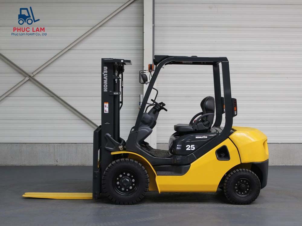 Giá Xe Nâng Komatsu 3 Tấn Chính Hãng