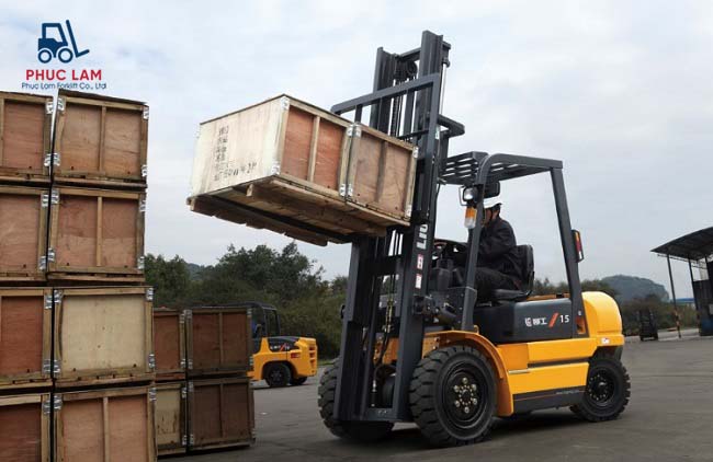 Lợi ích của doanh nghiệp khi sử dụng xe nâng hàng