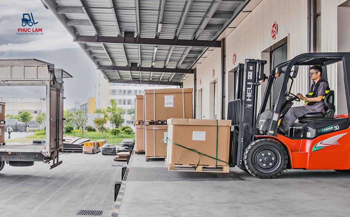 Một số lưu ý trong quá trình lái xe nâng