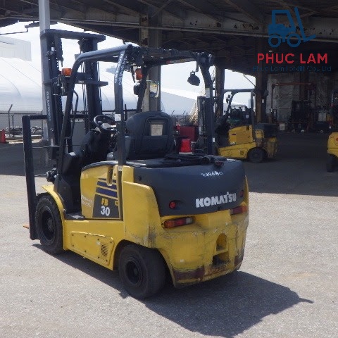 Xe nâng dầu Komatsu 2.5 tấn model FD25T-16 cũ
