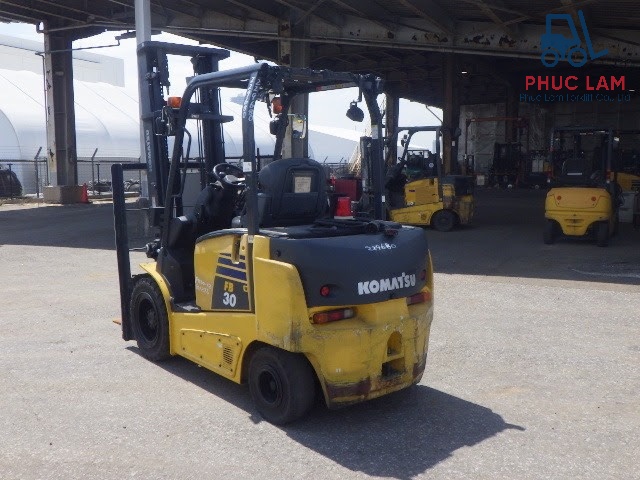 Xe nâng dầu Komatsu 2.5 tấn model FD25T-16 cũ