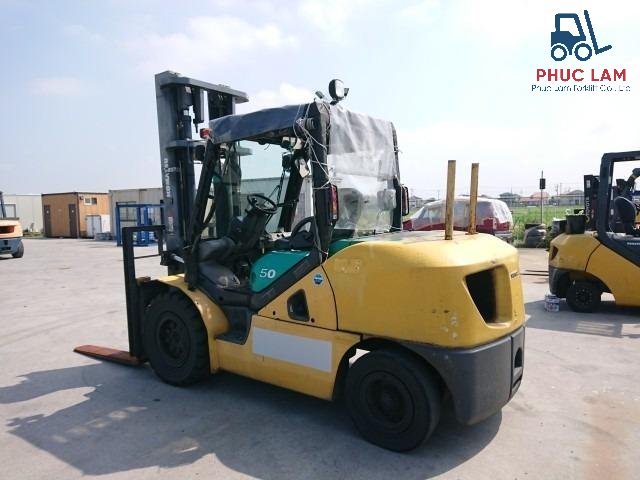 Xe nâng dầu Komatsu 5.0 tấn model FD50AT-10 cũ