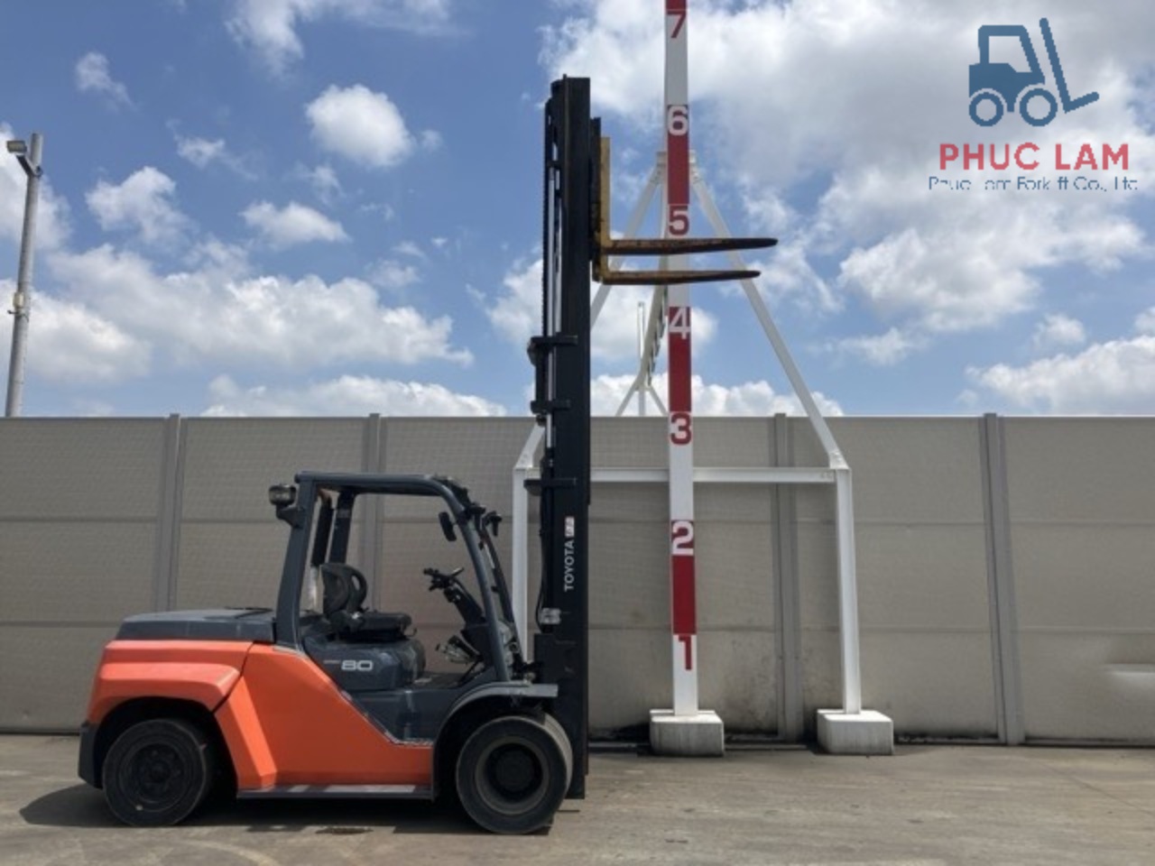 Xe nâng dầu Toyota 8.0 tấn model 8FD80 cũ