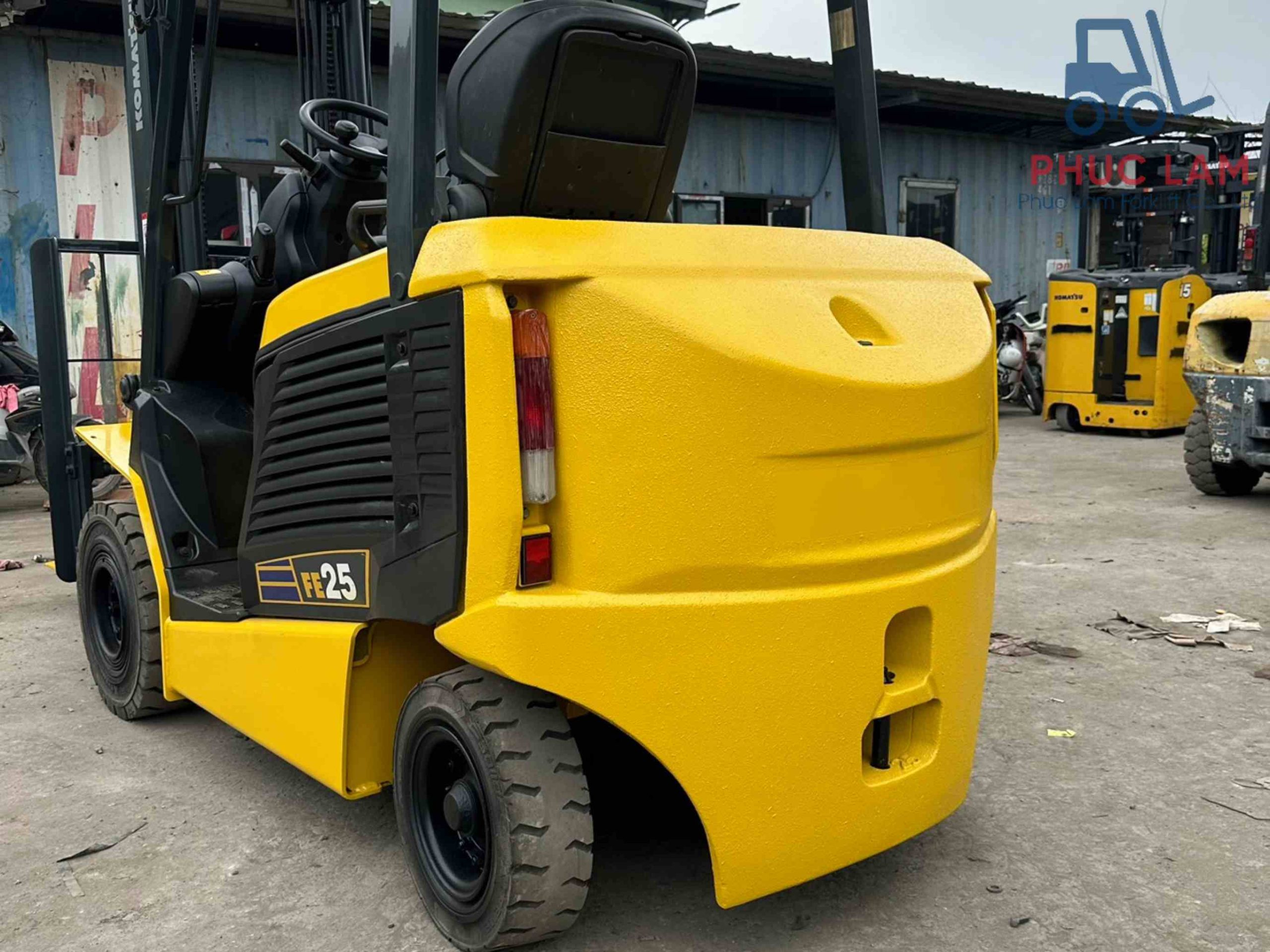 Xe nâng điện Komatsu 2.5 tấn model FE25-2 cũ