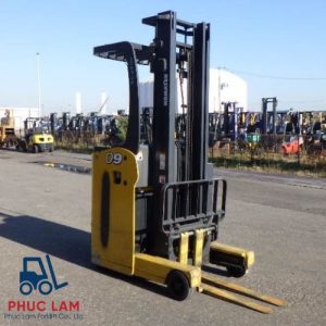 xe-nang-komatsu-dien 0.9-tan