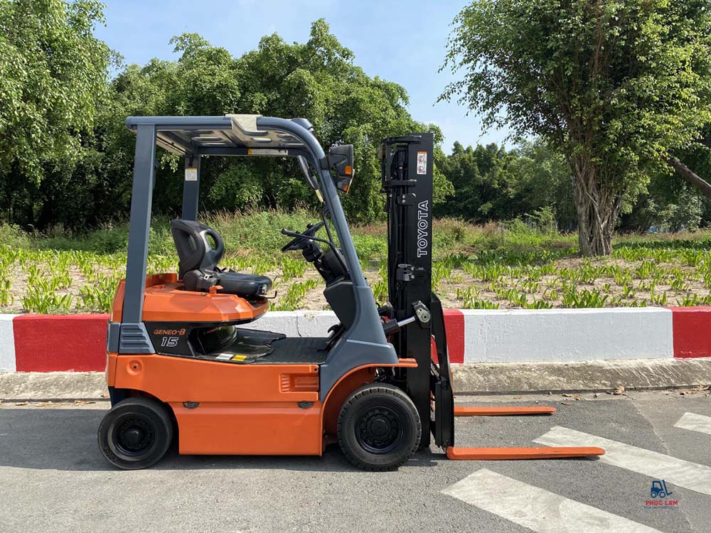 Xe nâng cũ dễ vận hành và quen thuộc