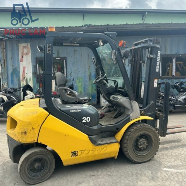 Xe nâng dầu Komatsu 2.0 tấn model FD20T-17