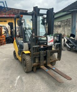Xe nâng dầu Komatsu 2.0 tấn model FD20T-17