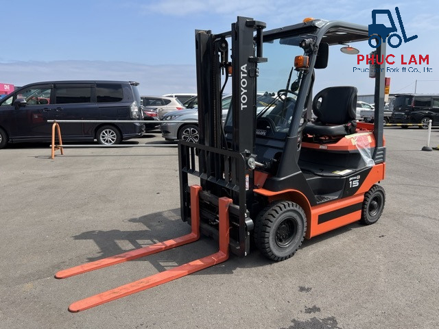 Xe nâng điện Toyota 1.5 tấn model 8FB15 cũ 