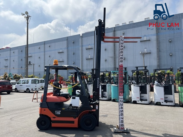 Xe nâng điện Toyota 1.5 tấn model 8FB15 cũ 
