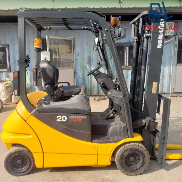 Xe nâng điện ngồi lái Komatsu 2.0 tấn model FB20AF-12 cũ