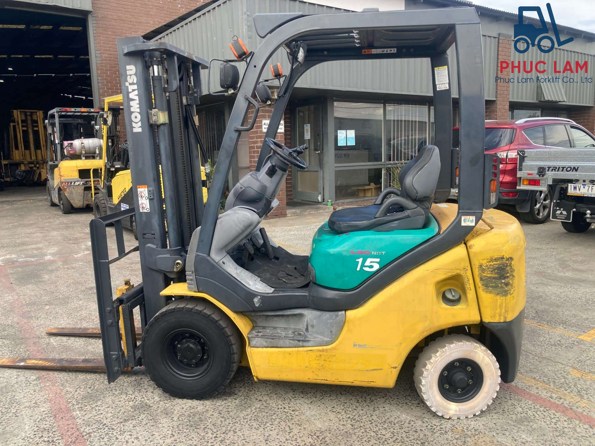 Xe nâng xăng Komatsu