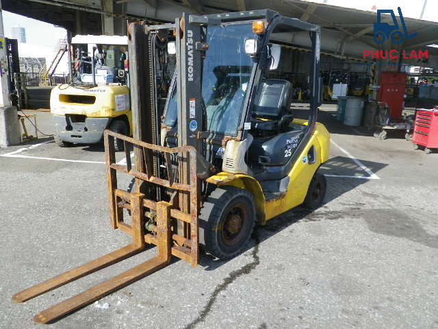 Xe nâng xăng Komatsu