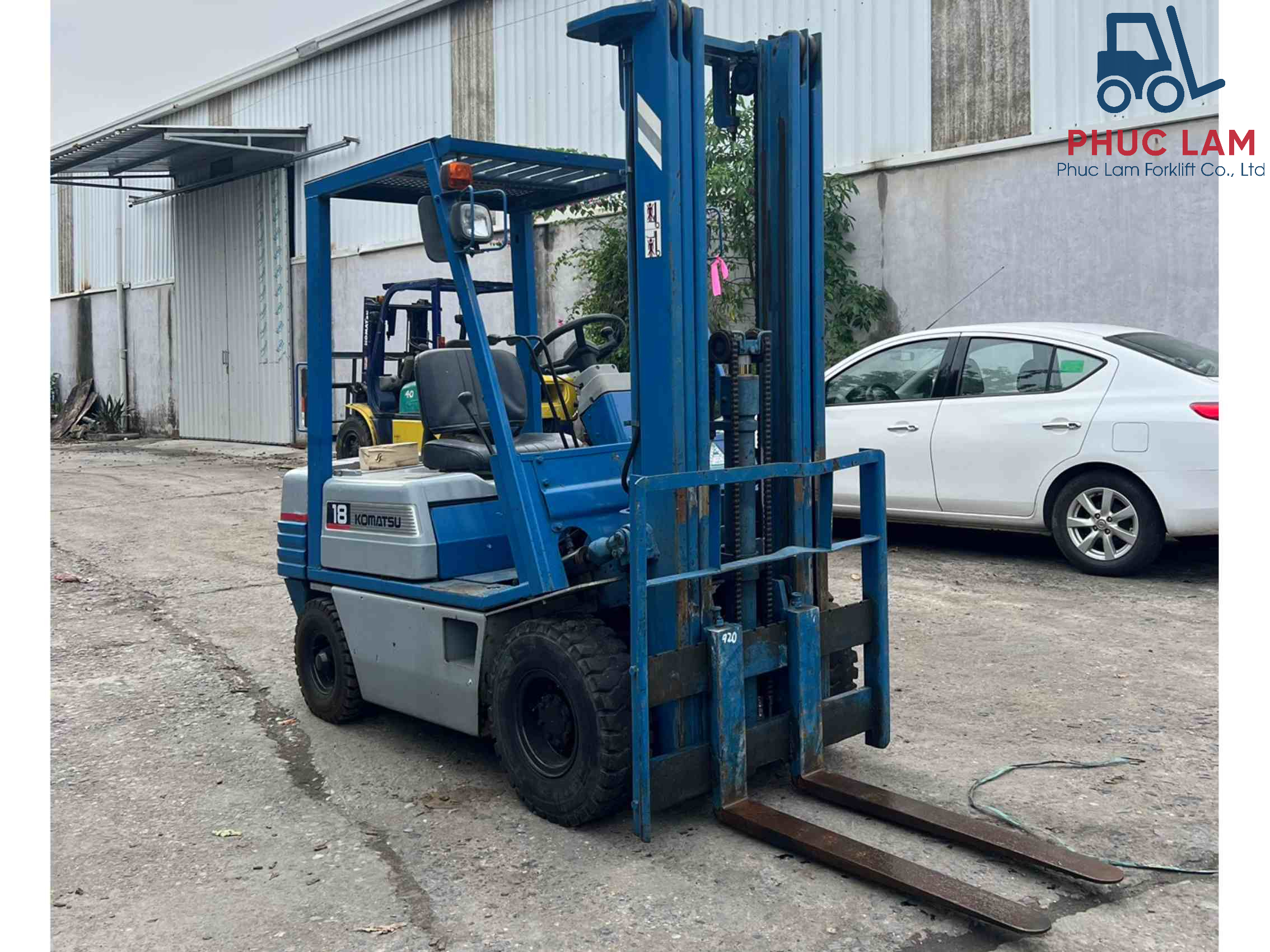 Xe nâng xăng Komatsu