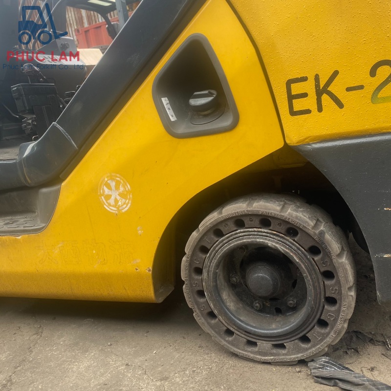 Xe nâng dầu Komatsu 3.0 tấn model FD30NT-16 cũ