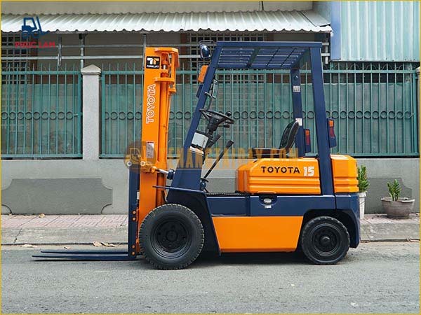 Kinh nghiệm chọn mua xe nâng cũ chất lượng