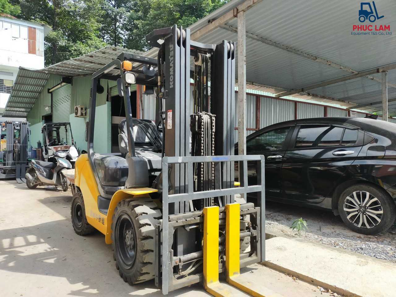 Xe nâng Komatsu 3 tấn