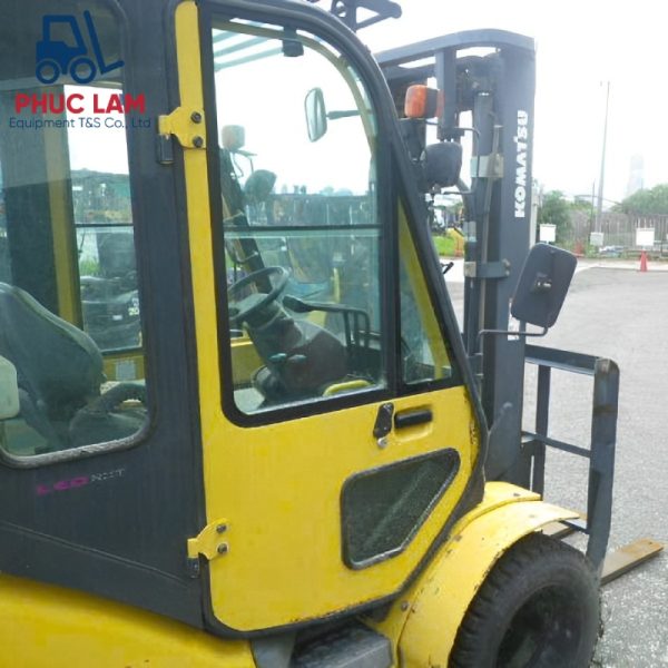 Xe nâng dầu Komatsu 2.5 tấn model FD25C-15 cũ