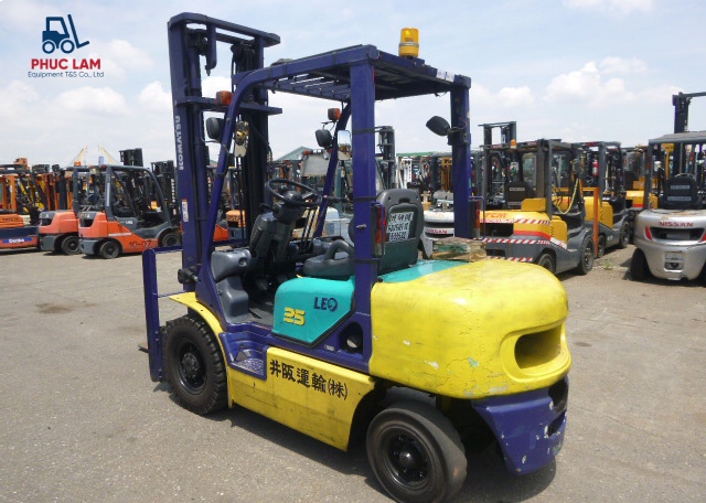 Xe nâng dầu Komatsu 2,5 tấn cũ