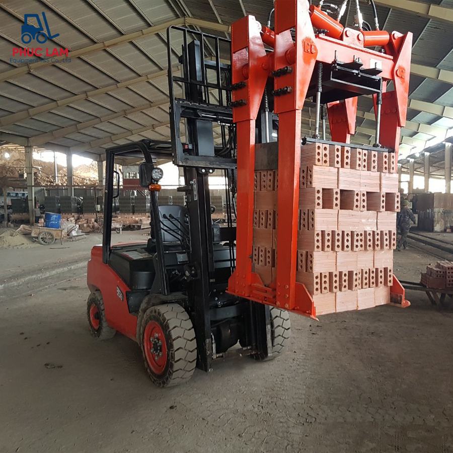 Xe nâng dầu kẹp gạch tuynen Xe nâng dầu kẹp gạch tuynen