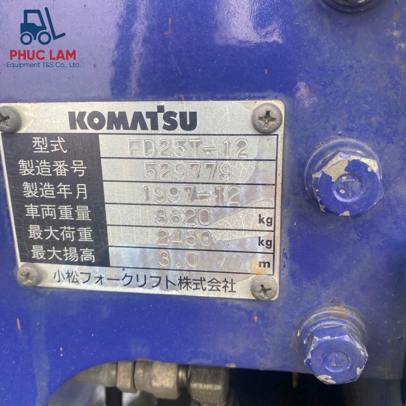 Xe nâng dầu ngồi lái Komatsu 2.5 tấn model FD25T-12 cũ