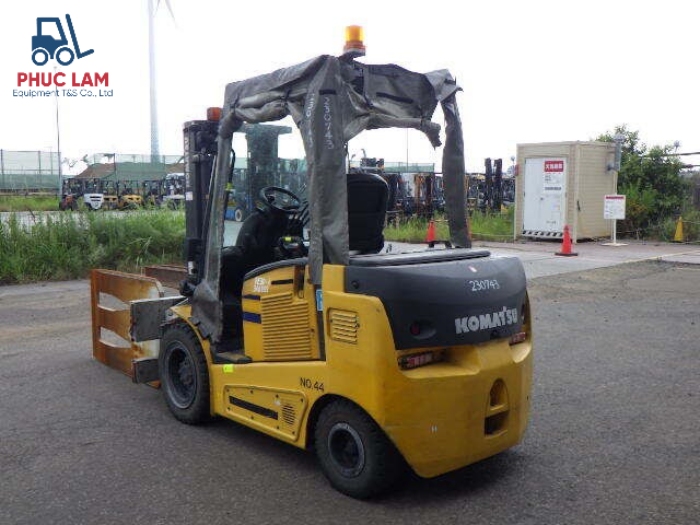 Xe nâng điện Komatsu 3.0 tấn model FE30-1 cũ 