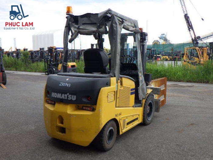 Xe nâng điện Komatsu 3.0 tấn model FE30-1 cũ 