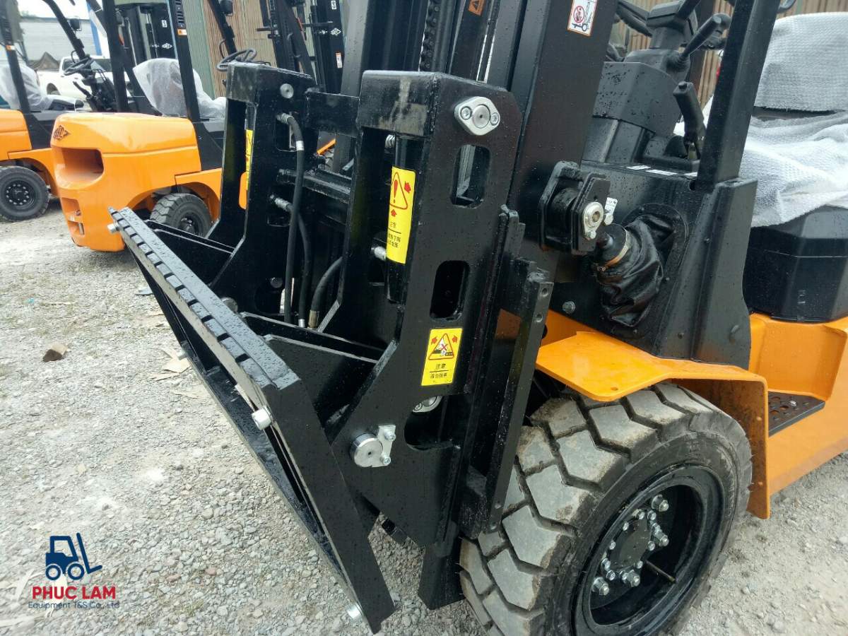 Xe nâng gắn bộ gật gù