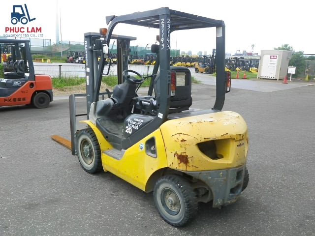 Xe nâng xăng Komatsu 2.0 tấn model FG20C-17 cũ