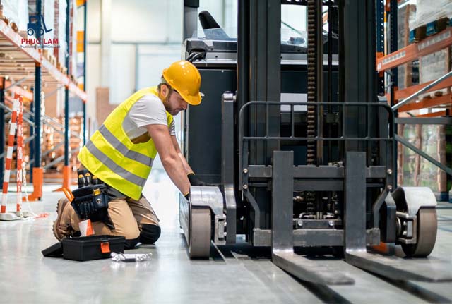 Dịch vụ sửa chữa xe nâng tận nơi giá rẻ