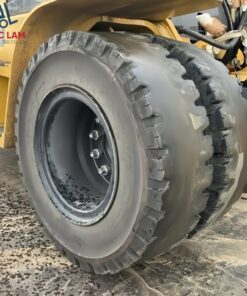 Xe nâng dầu Komatsu 8.0 tấn model FH80-2 cũ