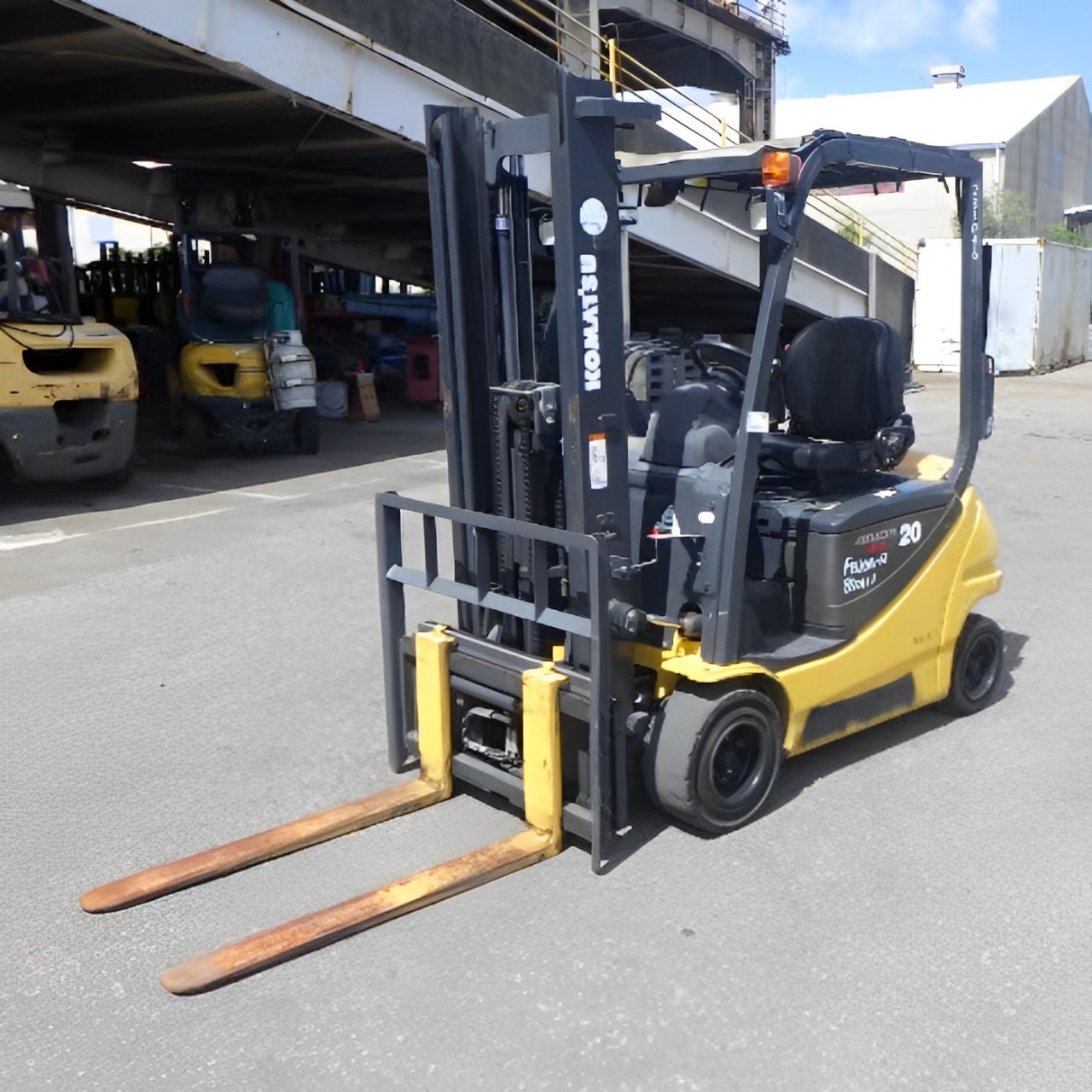 Xe nâng điện Komatsu 2.0 tấn model FB20A-12 cũ