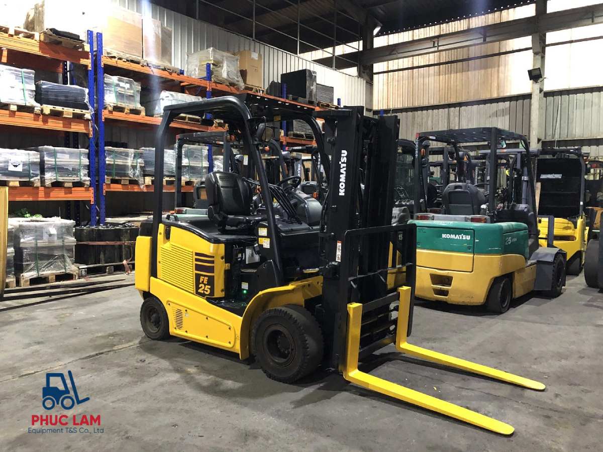 Xe nâng điện Komatsu 2.5 tấn