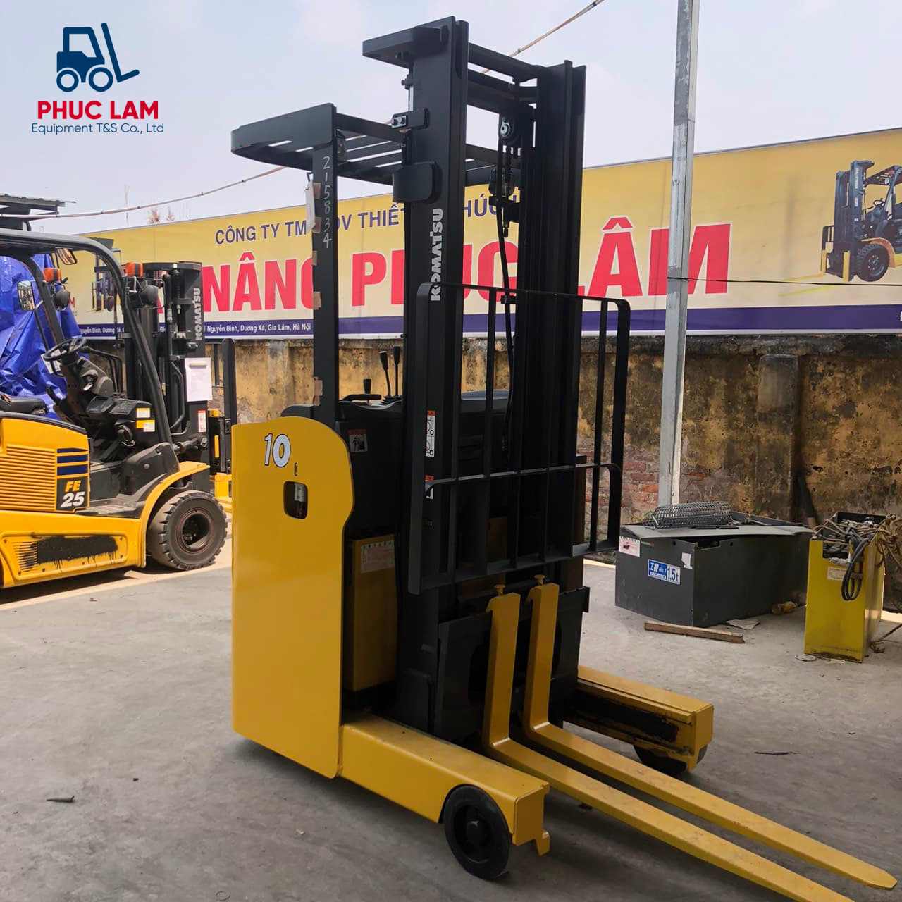 Xe nâng điện Komatsu đứng lái Komatsu