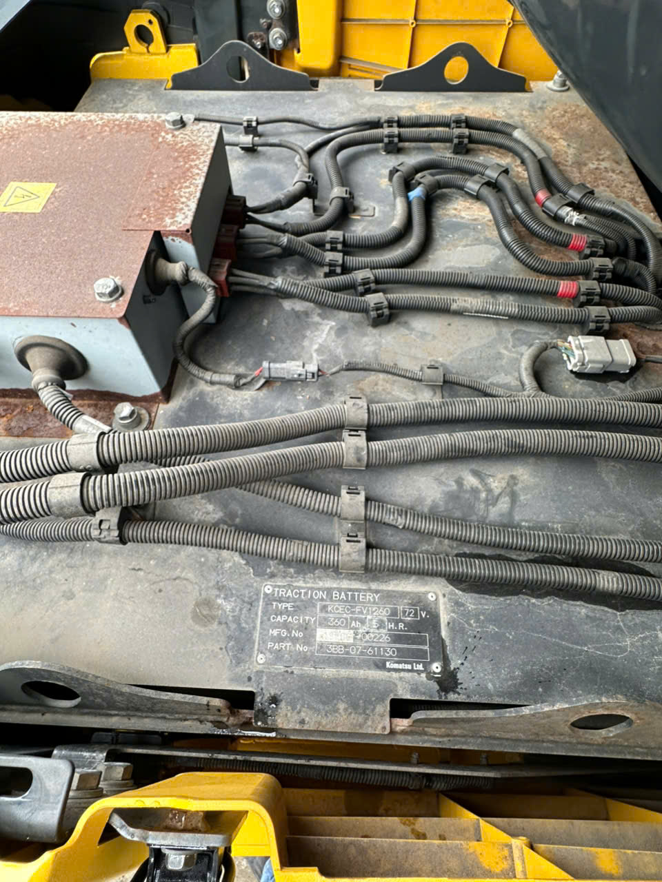 Xe Nâng Điện Komatsu 2.5 Tấn, FE25-1 Mâm Xoay