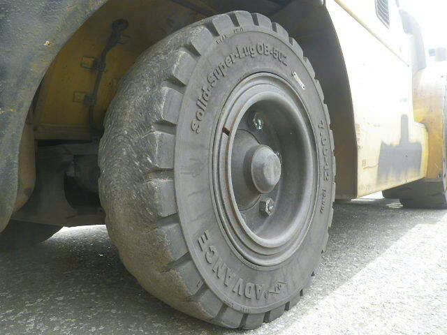 Xe Nâng Dầu Komatsu 4 Tấn FH40-1 | Sản Xuất 2014, Giá Tốt – Giao Hàng Toàn Quốc