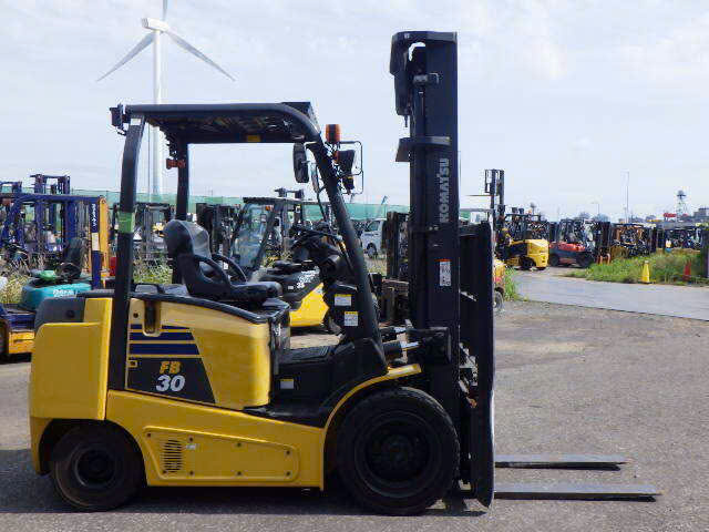 Xe Nâng Điện Komatsu FB30-12