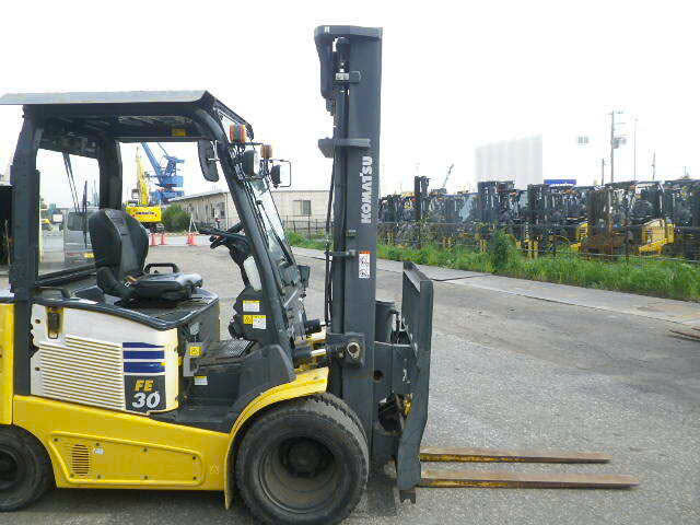 Xe nâng điện Komatsu 3 t FE30-1 (3)