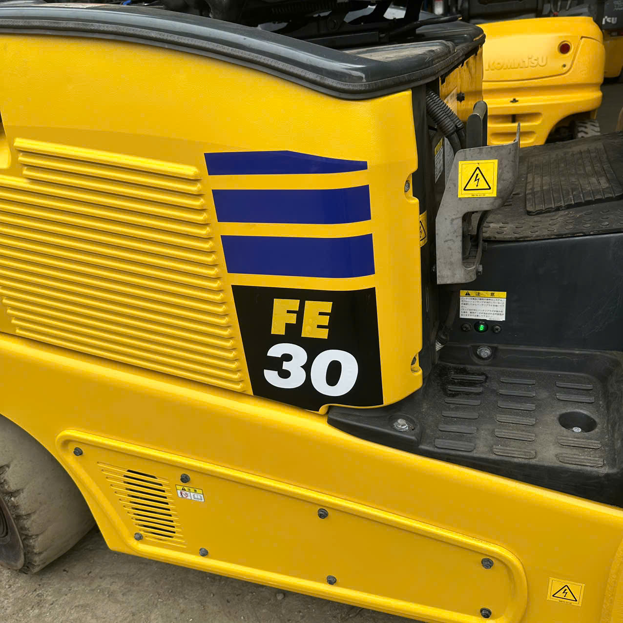 Xe nâng điện Komatsu 3 t FE30 (5)