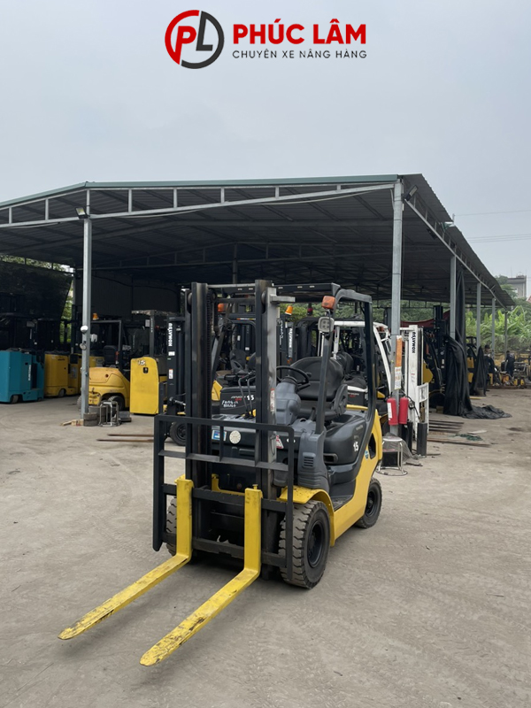 Xe nâng dầu 1.5 tấn Komatsu FD15T-21