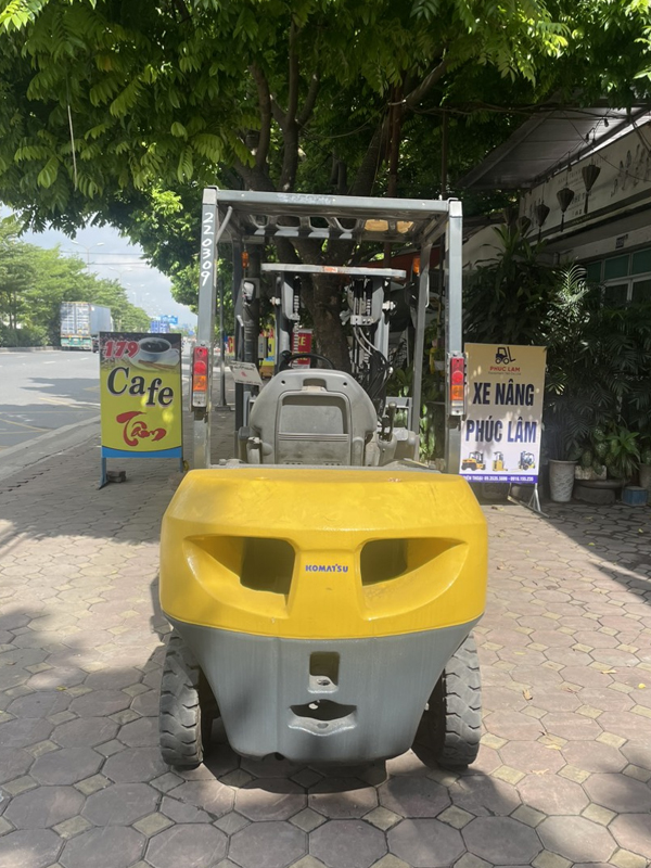 Xe nâng dầu 2.5 tấn Komatsu FD25C-17 - Ảnh 3