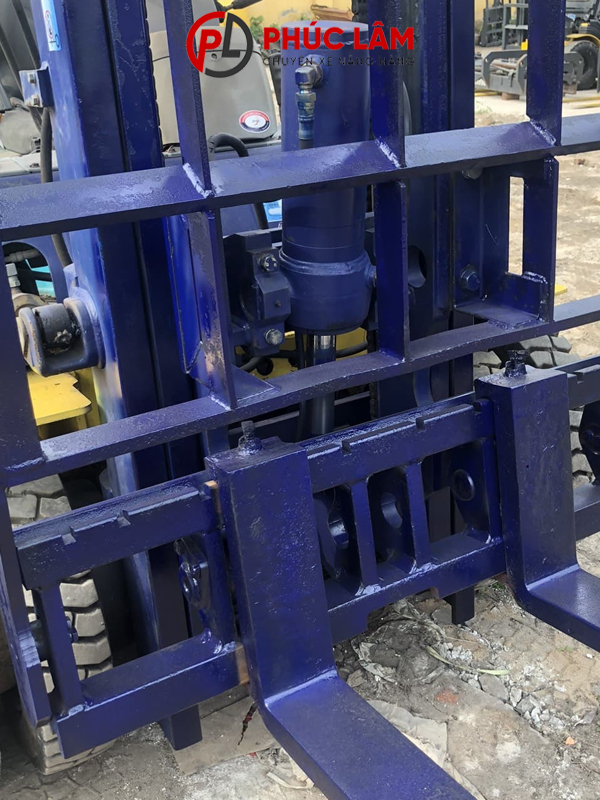 Xe nâng dầu ngồi lái 2.5 tấn Komatsu FD25T-14 - Ảnh 4