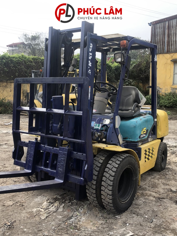 Xe nâng dầu ngồi lái 2.5 tấn Komatsu FD25T-14