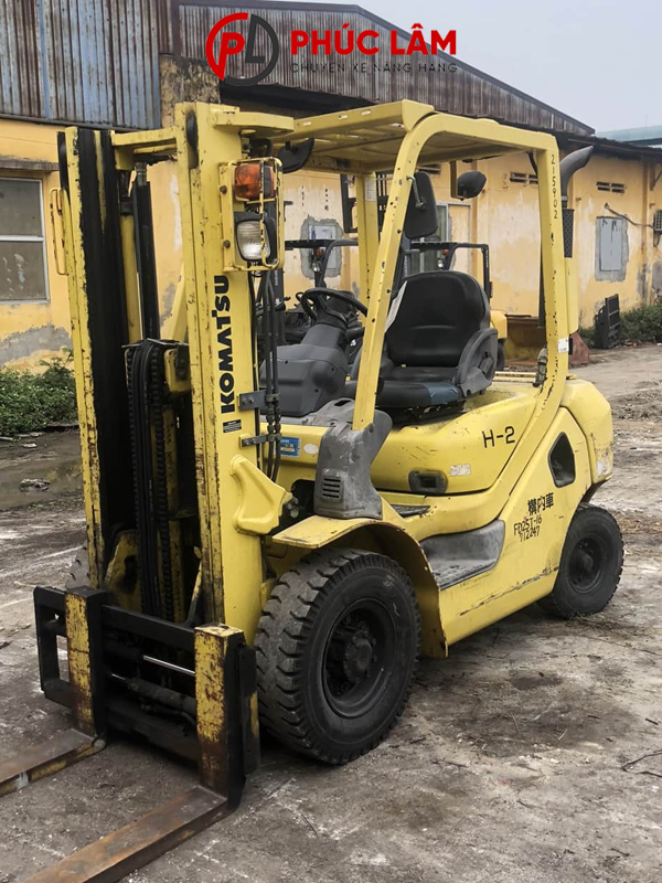 Xe nâng cũ chạy dầu 2.5 tấn Komatsu FD25T-16