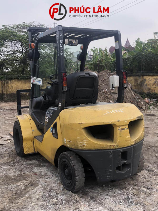 Xe nâng cũ chạy dầu 2.5 tấn Komatsu FD25T-17 - Ảnh 2